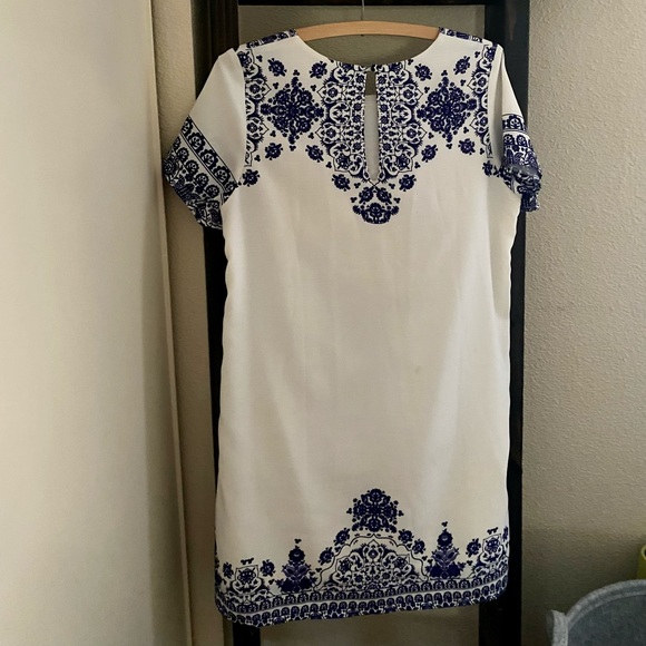 Blue Floral Printed Shift Dress - Picture 4 of 4